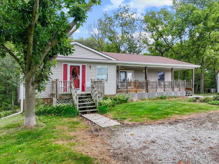 Property Photo: 21586 Goode Avenue IA 51534