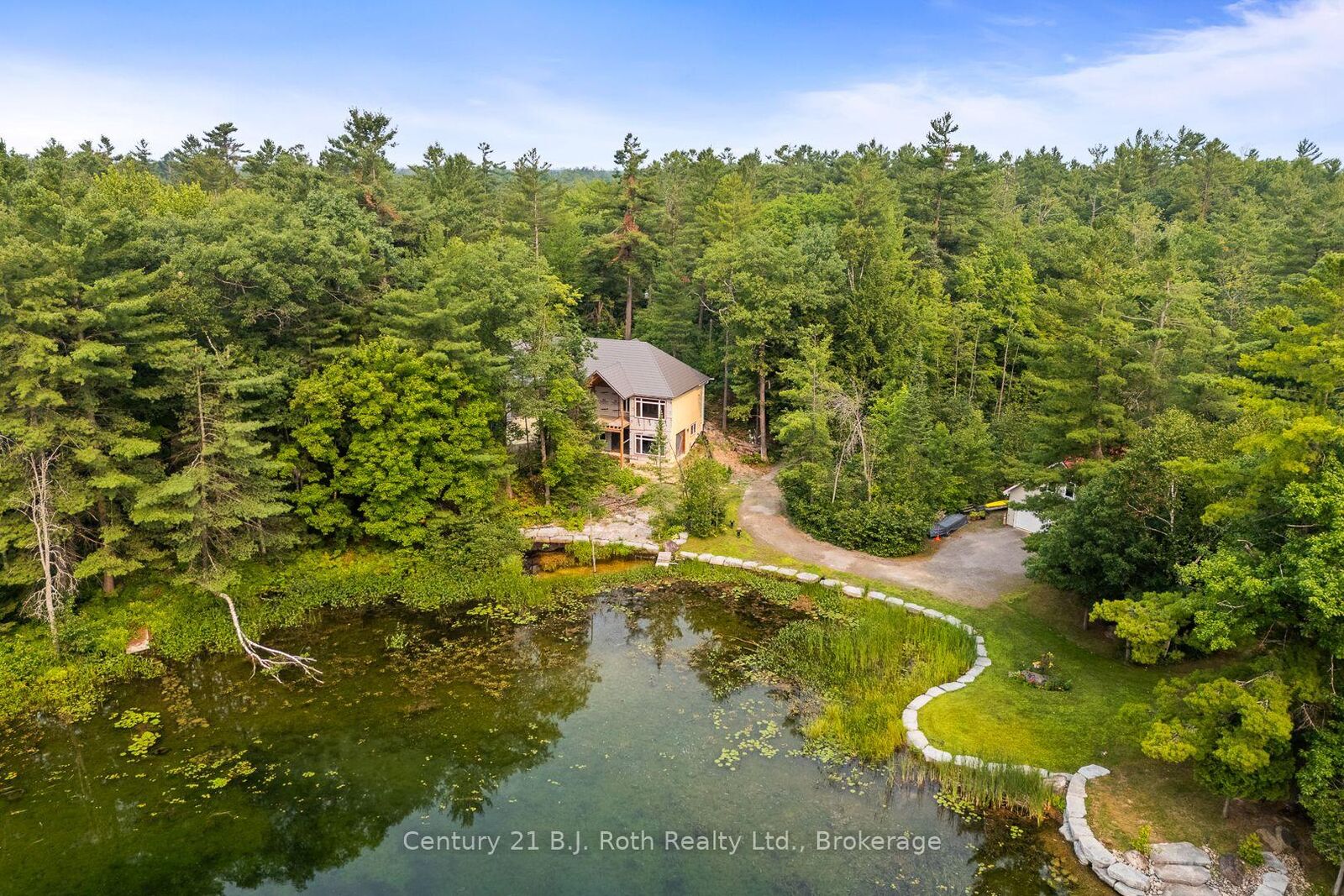 Property Photo:  8126 Oakridge Drive  ON L0K 2B0 
