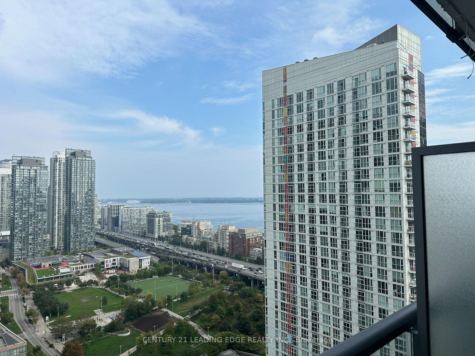 Property Photo:  170 Fort York Boulevard 2705  ON M5V 0E6 