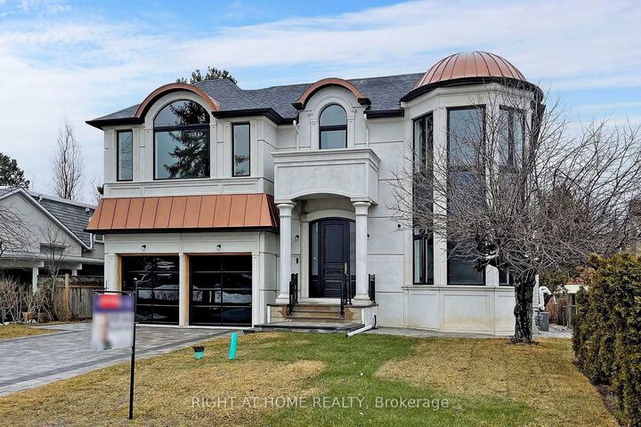 Property Photo: 10 Jocelyn Crescent ON M3B 1A2