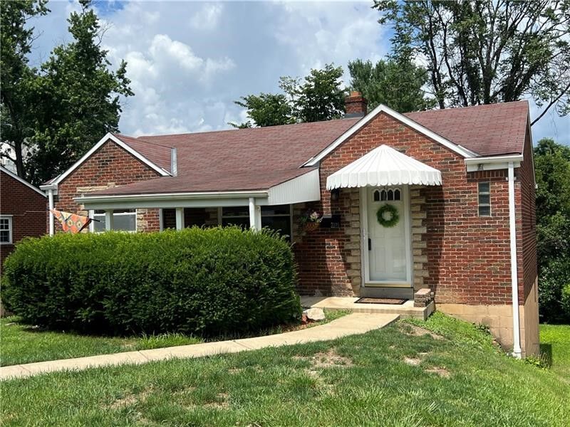 Property Photo:  3329 Recker Dr  PA 15227 