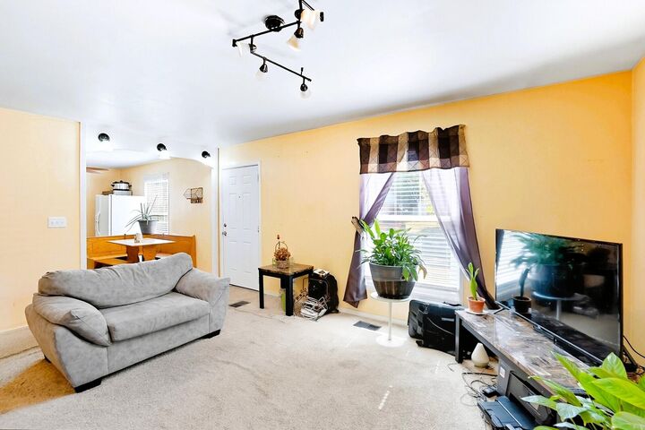 Property Photo: 208 Corlington Drive OH 45506