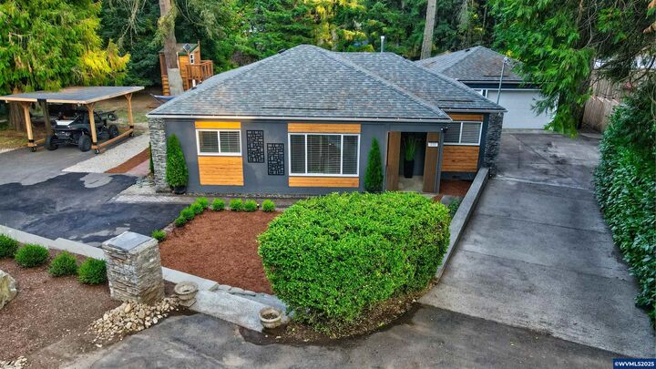 Property Photo: 150 Rees Hill Rd SE OR 97306