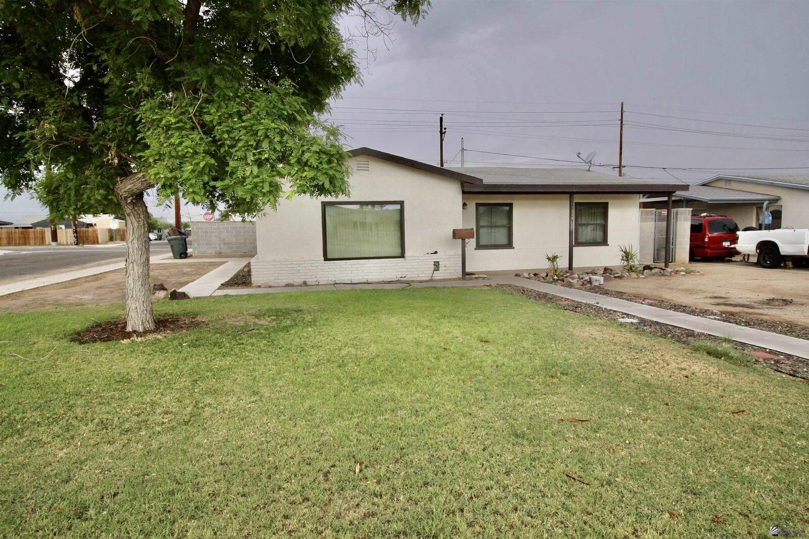Property Photo: 1338 S 11 Ave AZ 85364