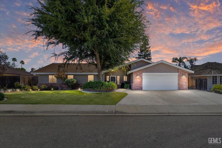 Property Photo:  7116 Jolynn Street  CA 93308 