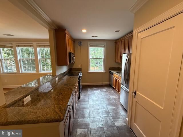 Property Photo:  401 Commonwealth Avenue 22B  VA 22301 