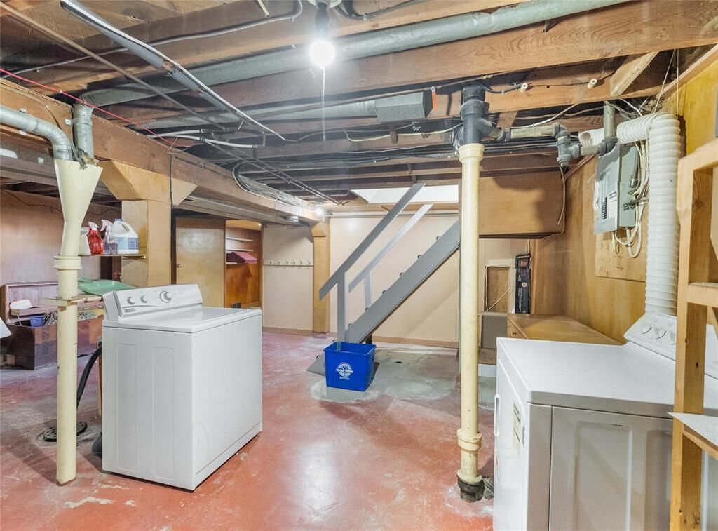 Property Photo:  270 Kenaston Boulevard  MB R3N 1V4 