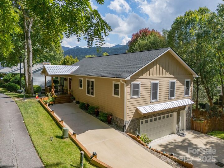 Property Photo: 118 Rolling Lane NC 28751