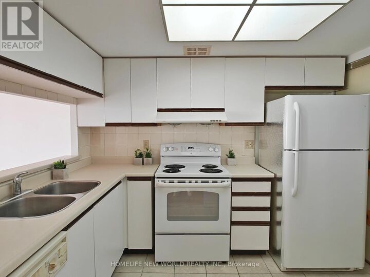 Property Photo:  275 Bamburgh Circle 605  ON M1W 3X4 