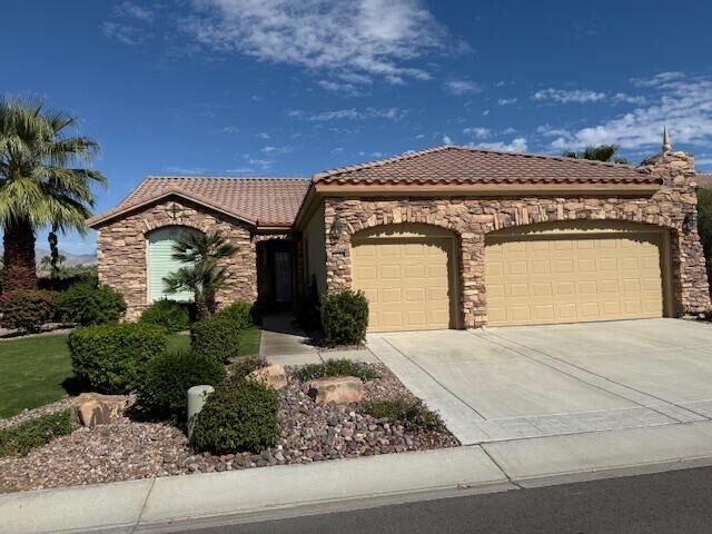 Property Photo:  40398 Calle Santa Anita  CA 92203 