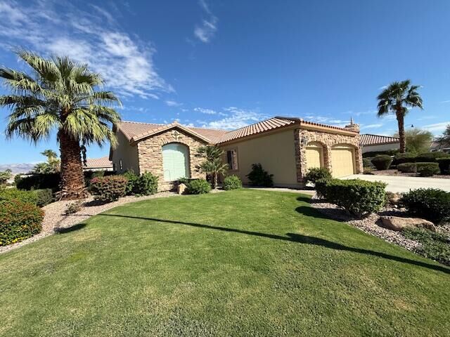 Property Photo: 40398 Calle Santa Anita CA 92203