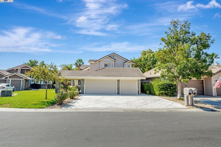 Property Photo:  2236 Colonial Ct  CA 94505 
