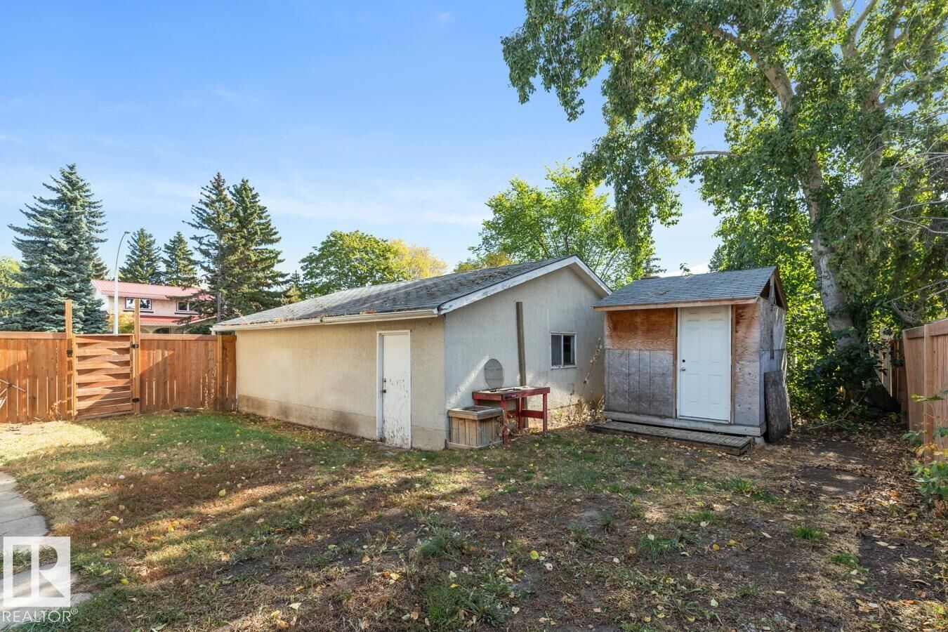 Property Photo:  121 Georgian Way  AB T8A 2W3 
