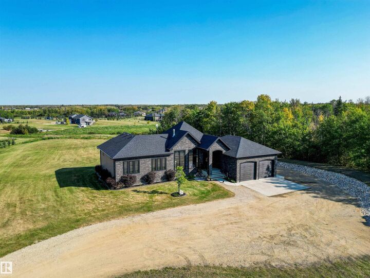 Property Photo:  50054 Rge Road 232 100  AB T4X 0K8 