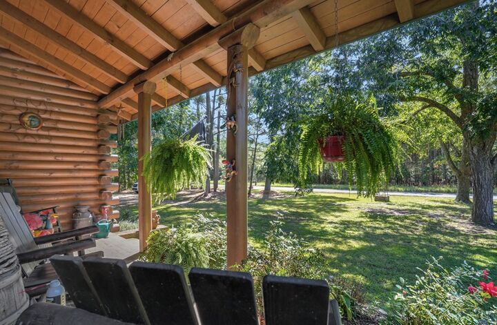 Property Photo: 21569 Hopkins Rd VA 23421