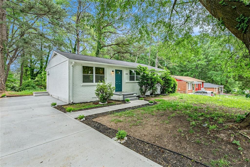 Property Photo: 408 Belgarde Place SE GA 30354