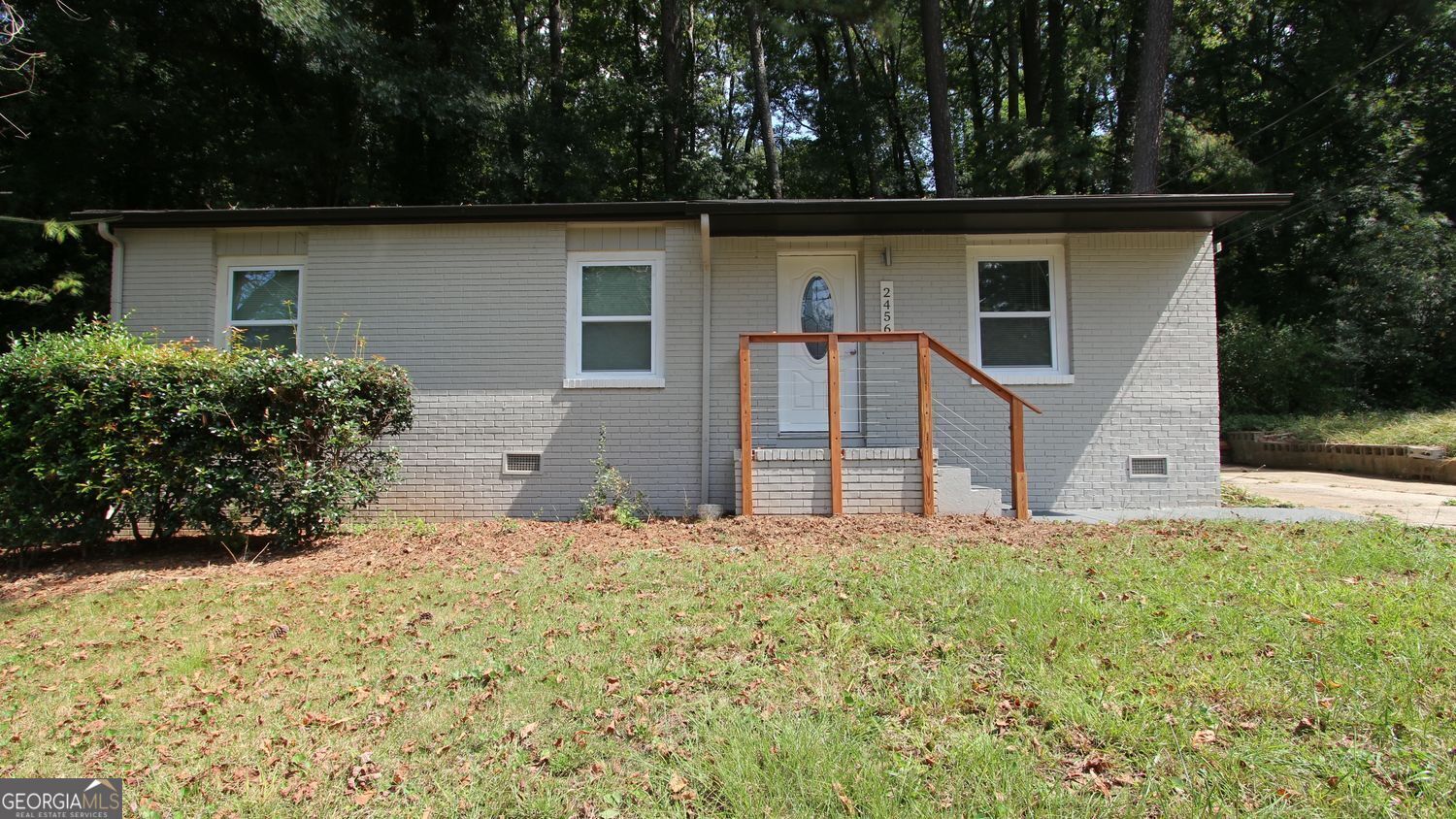 Property Photo: 2456 Swallow Circle SE GA 30315