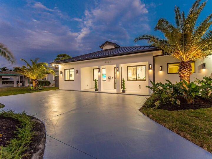 Property Photo:  4620 NE 4th Av  FL 33334 