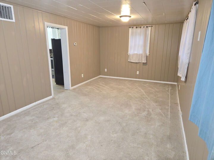 Property Photo:  1013 Jefferson Avenue  ND 58504 