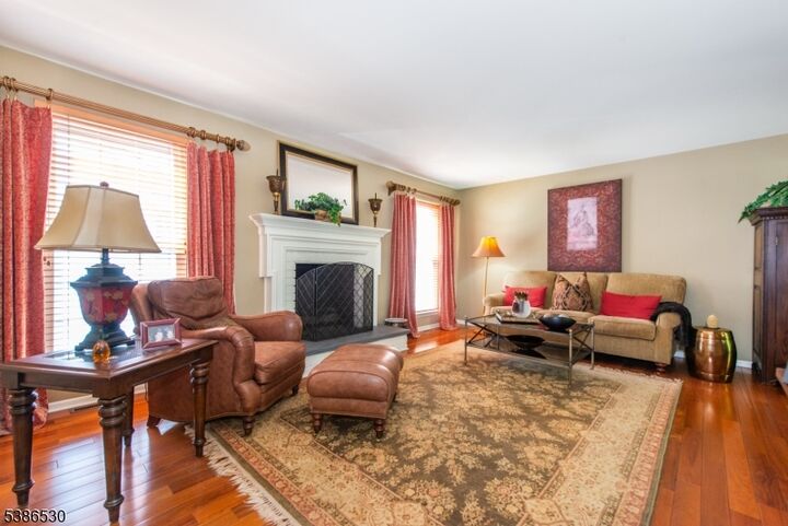 Property Photo:  8 Tomahawk Dr  NJ 07470 