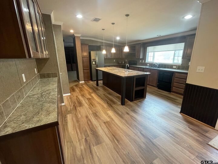 Property Photo:  421 County Road 1563  TX 75410 