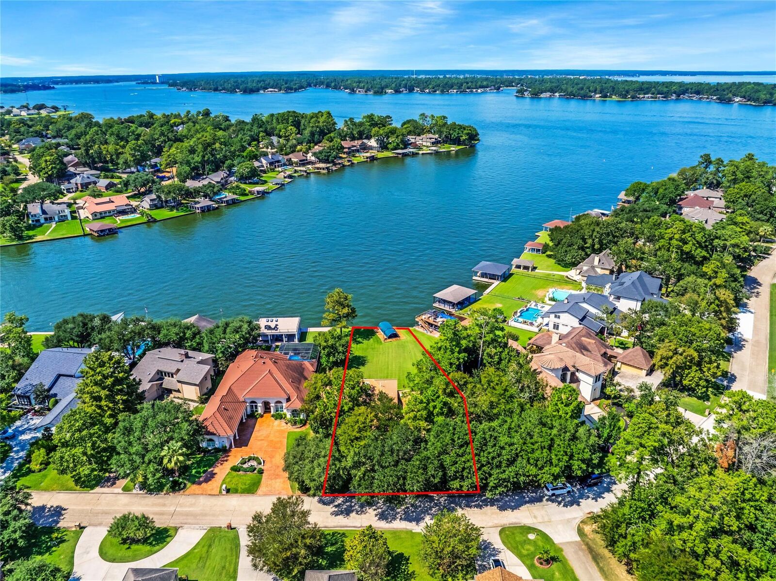 Property Photo:  142 Lakeside Drive  TX 77356 
