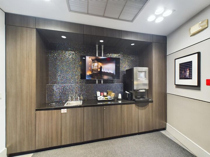 Property Photo: 1901 Post Oak Boulevard 1405 TX 77056
