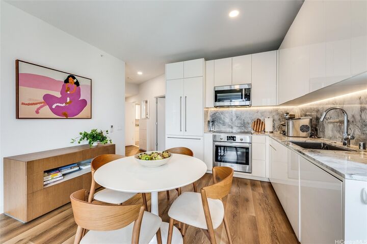 Property Photo:  987 Queen Street 502  HI 96814 