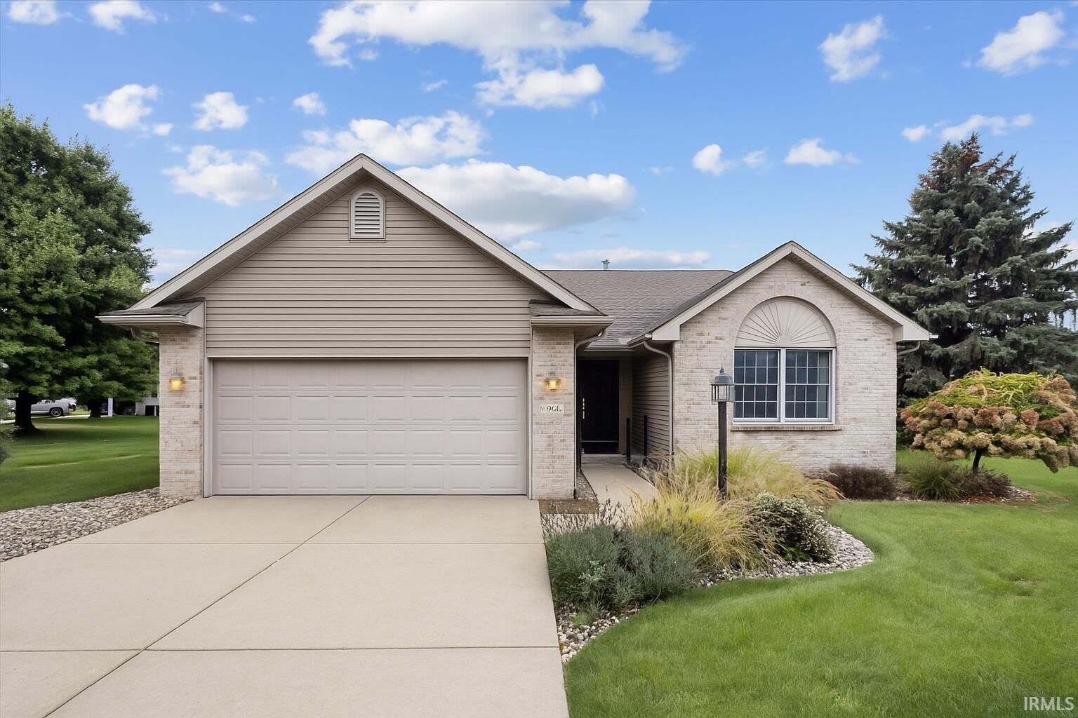 Property Photo:  501 Parkwest Drive  IN 46526 