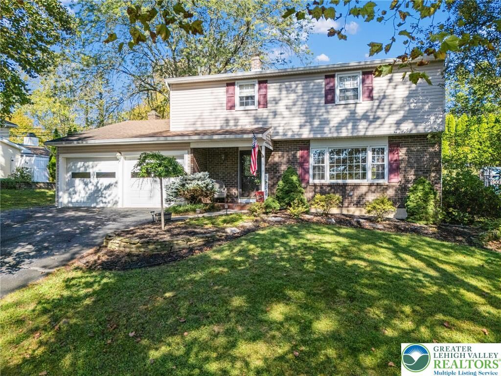 Property Photo:  53 Blenheim Drive  PA 18045 