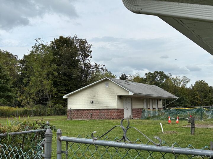 Property Photo:  6 Milo Road  NY 10940 