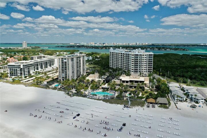 Property Photo:  1300 Benjamin Franklin Drive 709  FL 34236 