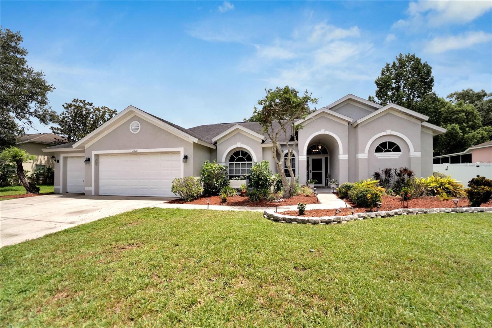Property Photo: 2216 Glen Mist Drive FL 33594