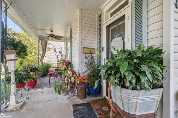 Property Photo:  1223 Avenue F  IA 52627 