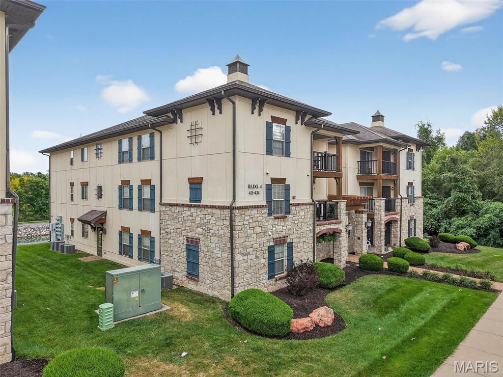 Property Photo:  431 Bordeaux Way  MO 63376 