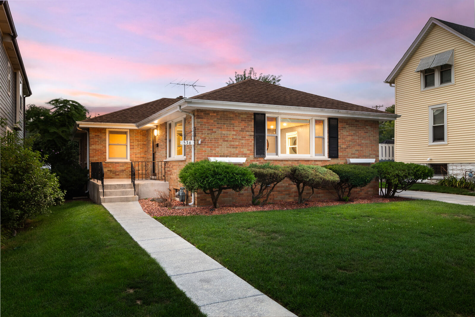 Property Photo:  536 Prairie Avenue  IL 60515 