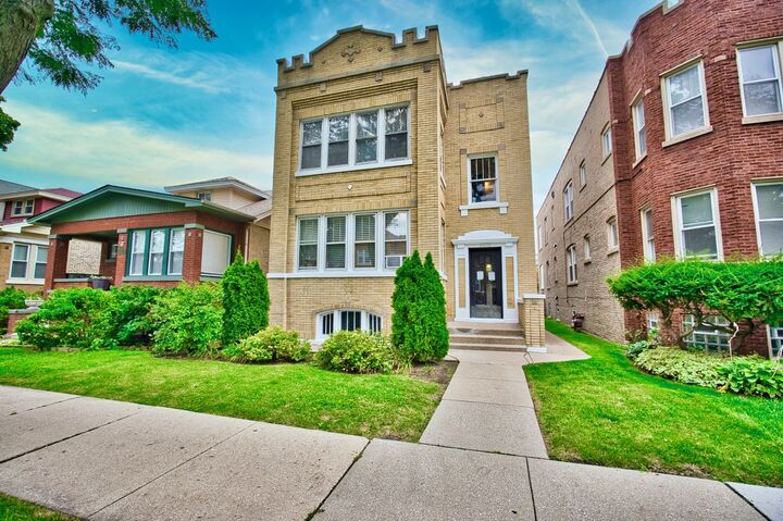 6609 N Artesian Avenue  Chicago IL 60645 photo