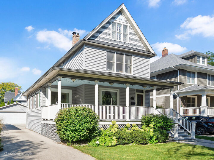 Property Photo:  54 N Ashland Avenue  IL 60525