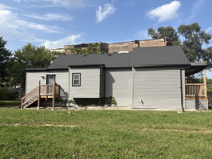 Property Photo:  7110 S Champlain Avenue  IL 60619 