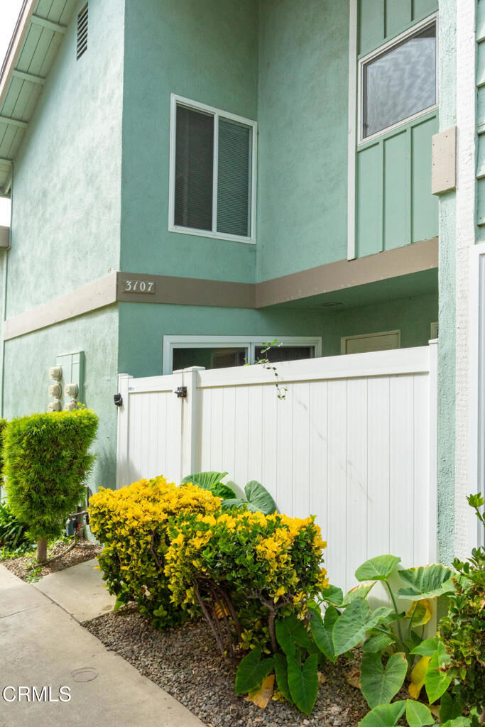 Property Photo:  3107 E Harbor Boulevard B  CA 93001 