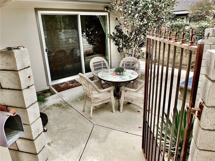 Property Photo:  900 Catalina Avenue  CA 90740