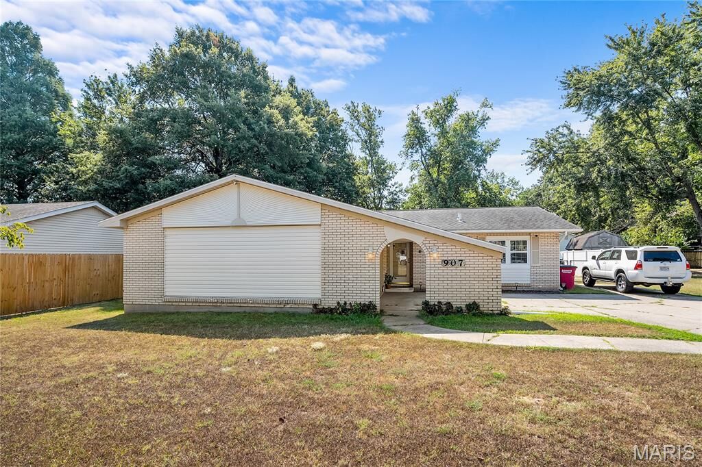 Property Photo:  907 Stanford  MO 63801 