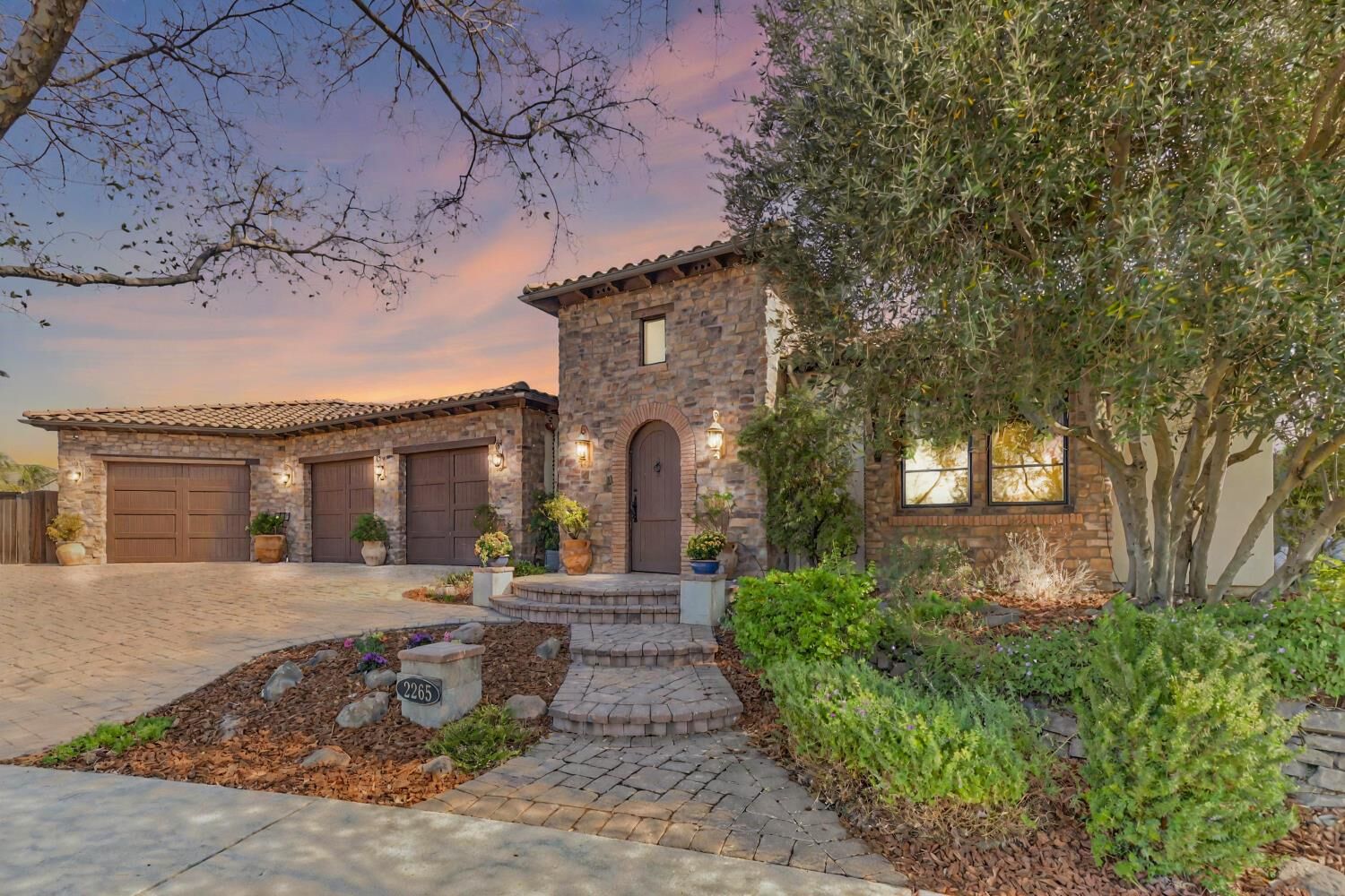 Property Photo:  2265 Somerset Circle  CA 95776 