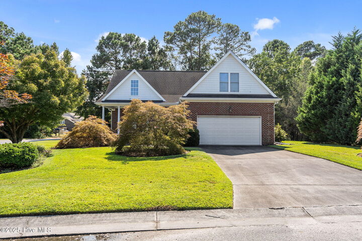 Property Photo:  301 Foxwood Lane  NC 28409 
