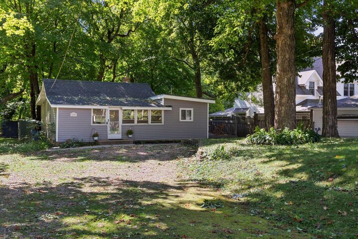 Property Photo:  18965 Lake Ave  MN 55391 