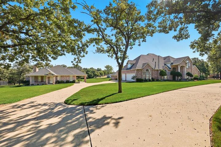 Property Photo:  105 Enchanted Court N  TX 76028 