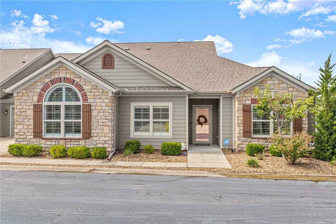 Property Photo:  2500 SW Moorland Street  AR 72713 