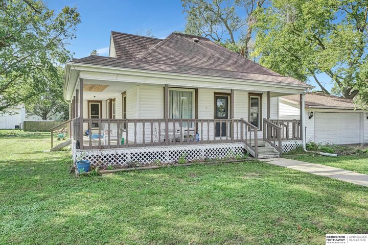 Property Photo:  715 S Chestnut Street  NE 68359 