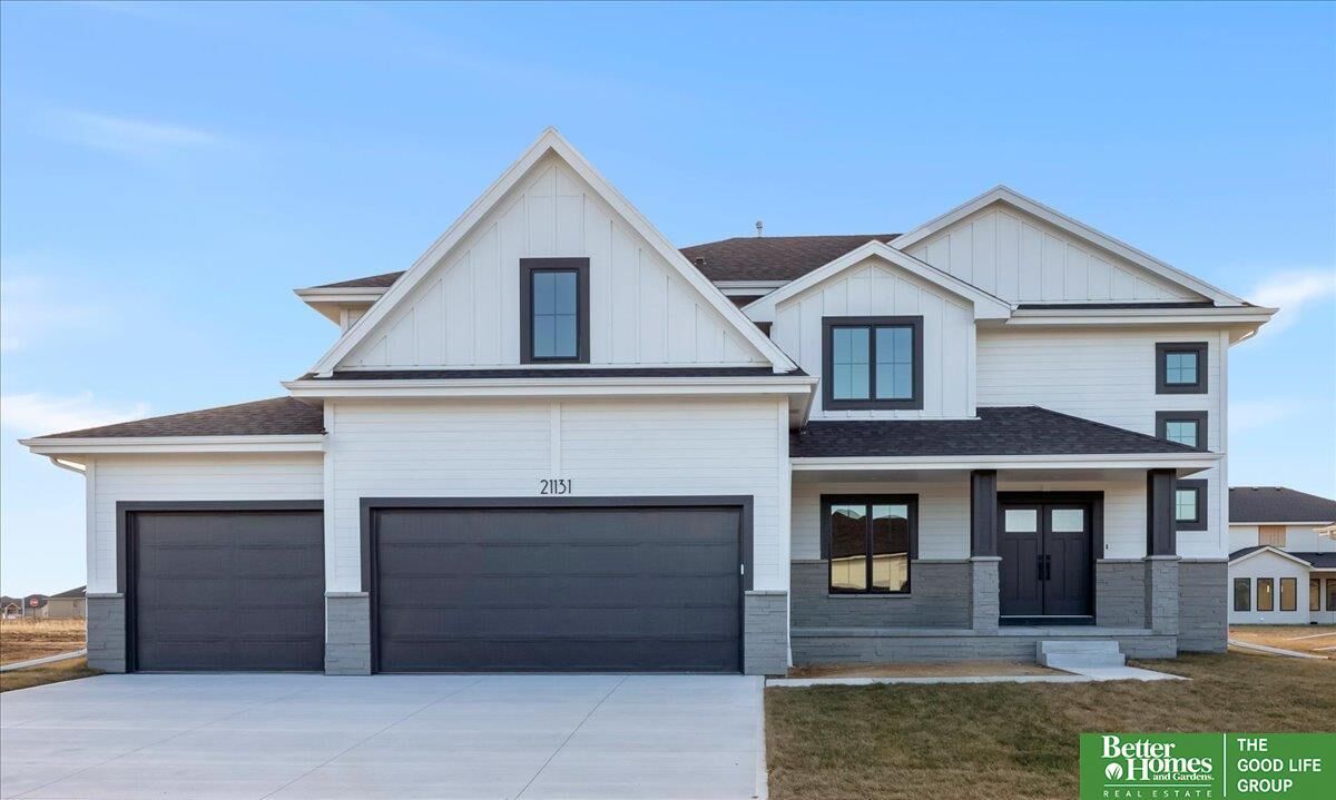 Property Photo:  5709 N 198th Street  NE 68022 