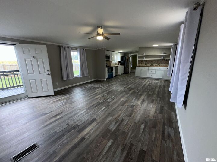 Property Photo:  324 S Main Street  IL 62836 